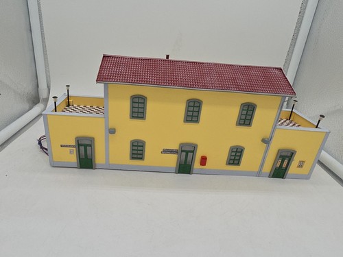 Stazione con terrazzi - stazione,