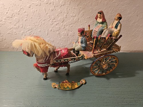 Antico carro trainato - , a
