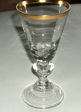 Antico calice in vetro con