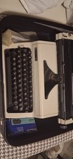 Macchina da scrivere ERIKA 105 Anno 70  con valigetta. Ottime condizioni