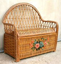 ECCEZIONALE CASSAPANCA BAULE IN RATTAN CON DECORI FLOREALI ANNI 70