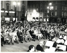1972 PIACENZA Piazza Cavalli - Serata "Musica in piazza" - Foto 24x18 cm (2)