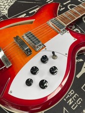 Chitarra elettrica modello 381