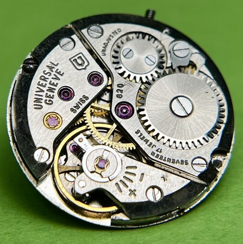 Universal geneve 820 - geneve, movement