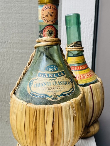 Rare sealed 1960 chianti - *rare*,