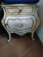 Coppia Di Comodini Stile