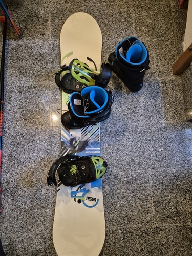 Snowboard con attacchi - con, e