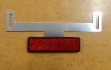 CATARIFRANGENTE POSTERIORE ROSSO CON STAFFA PER TARGHE MOTO UNIVERSALE OMOLOGATO