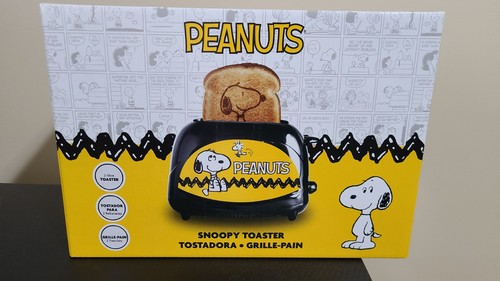 Uncanny brands peanuts snoopy - peanuts,