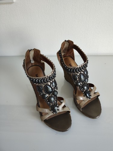 Sandali con zeppa glamour