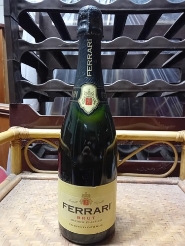 Bottiglia spumante ferrari - bottiglia,