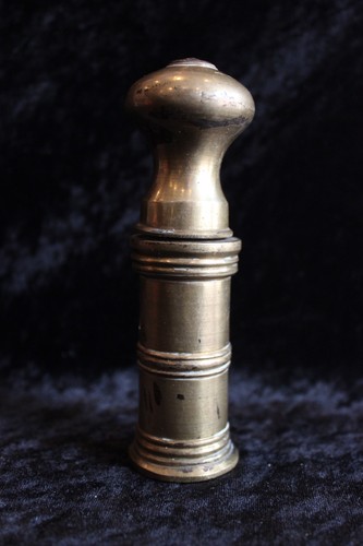 Antico schiaccianoci orientale