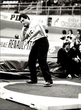 foto originale d'agenzia ciclismo Giuseppe Saronni prova lancio del disco 1978