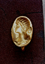 Anello  d'orato  con antico  sigillo  rappresentante testa di moglie Imperatore