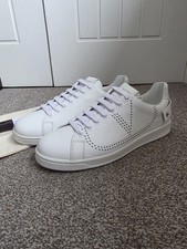 Valentino Garavani V Logo