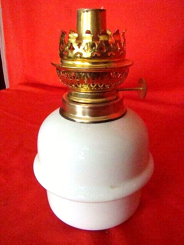 Lampe pétrole opaline - pétrole,