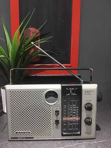 Radio epoca sanyo 8260 - d'epoca, fm