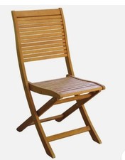 tavolo con sedie da giardino