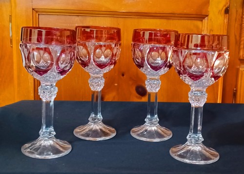 Calici vino rosso rubino