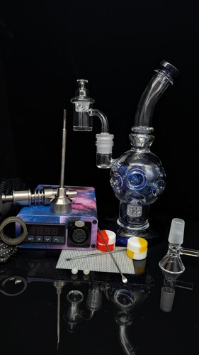 Blue fabergé egg - w, glass