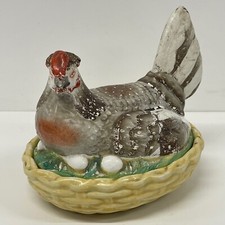 antico portauova in ceramica