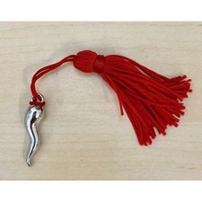 Ciondolo con nappina rossa