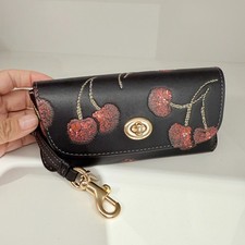 Custodia per occhiali da sole