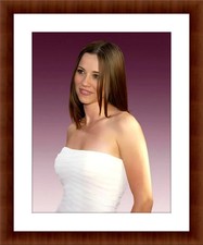 Linda Cardellini 8.5 x 11