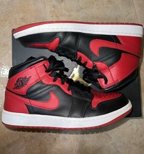 nike air jordan 1 mid banned
