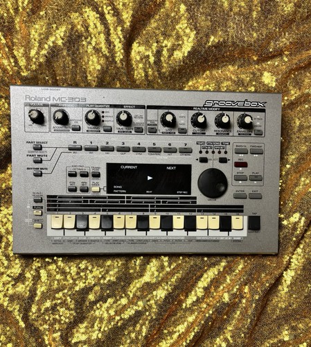 Roland 303 groovebox - roland,