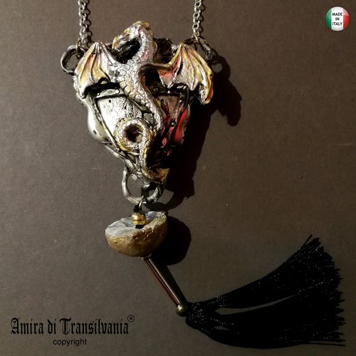 Collana con pendaglio amuleto - con,