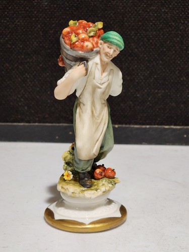 Figurina uomo con cesto - uomo, di