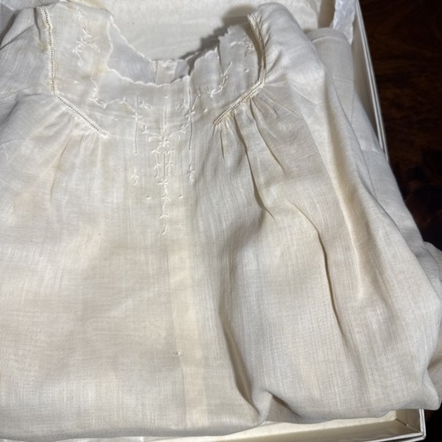 Antico abito vestito battesimo