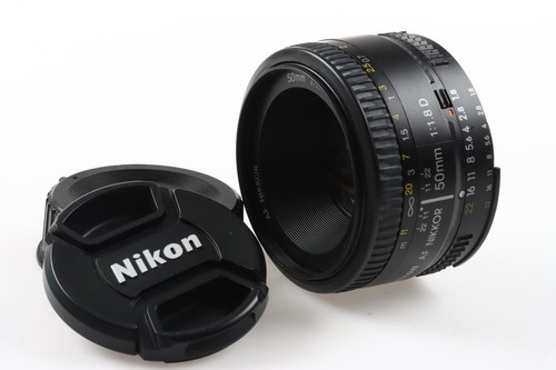 Nikon 8 d - af, f/1,8