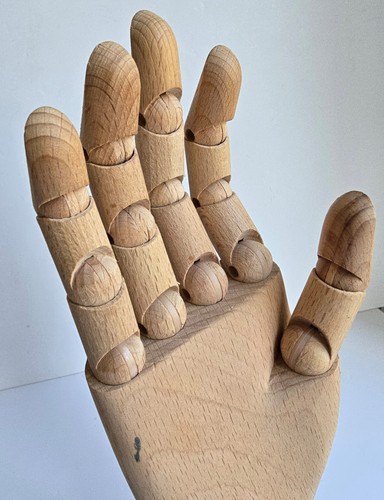 Wooden articulated right hand - wooden,