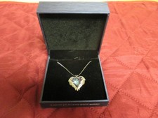 ** Collana con ciondolo CDE