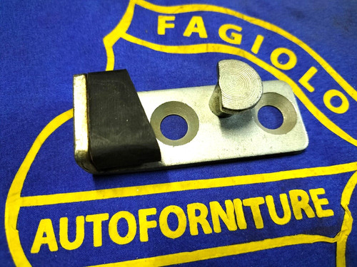 Scontro porta combi - porta, combi-furgone