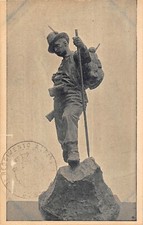 A7825) CARTOLINA CON L'IMMAGINE DI SCULTURA DI ALPINO CON ALPENSTOCK 