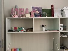 cameretta ragazzo/a semi muova bianca e dettagli Verdi armadio+scrivania+mensole