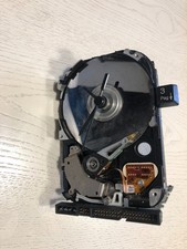 Orologio da tavolo con disco rigido riciclato