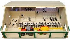 KIDS GLOBE, Stalla in legno