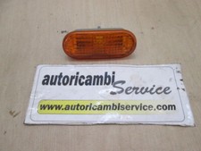 VOLKSWAGEN GOLF 4 1.6 BENZ HIGHLINE 5M 55KW (1999) RICAMBIO FRECCIA INDICATORE D