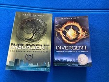 Lotto 2 volumi Veronica Roth: Divergent + Insurgent