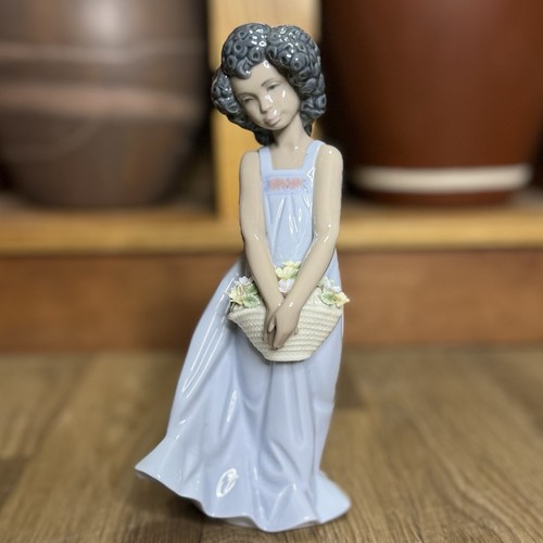 Vintage lladro 6471 pretty - my,