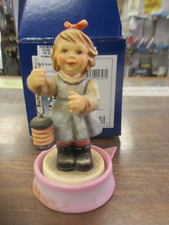 Statuina Hummel Goebel "Luce
