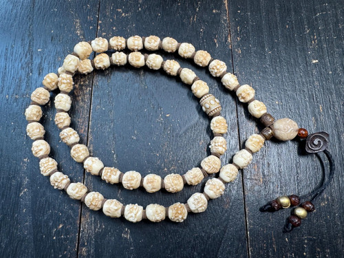 Collana perle intagliate a - collana, 54
