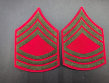 WWII/2 USMC abito uniforme verde coppia di insegne grado sergente maestro.