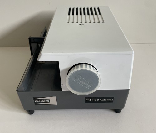 Proiettore automatico