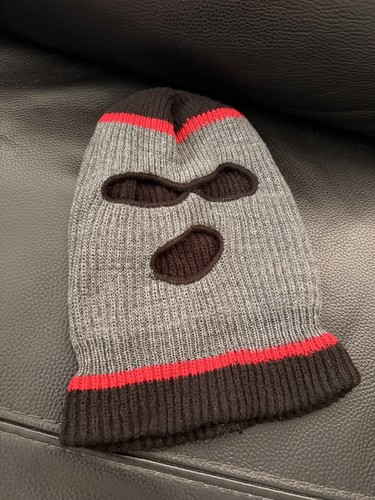 Cappello invernale tre fori
