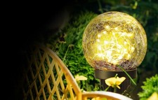 Lampada solare da giardino